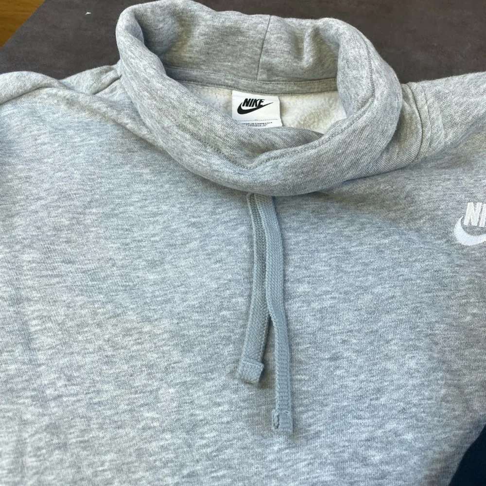 Nike comfortable sweatshirts